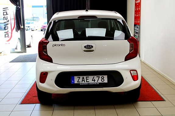 Kia Picanto 13 of 19