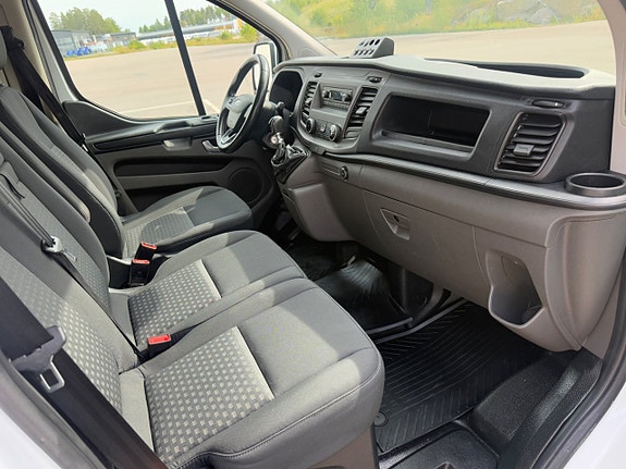 Ford Transit Custom 9 of 15