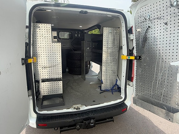 Ford Transit Custom 10 of 15