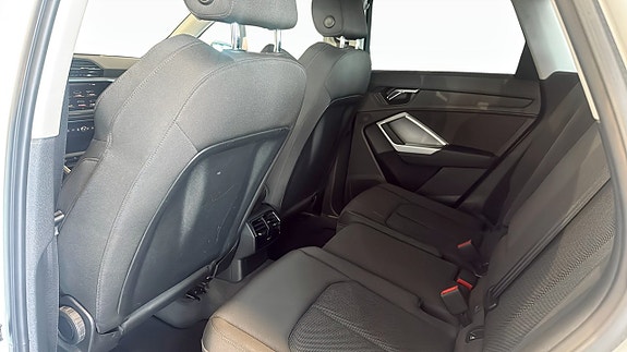 Audi Q3 11 of 18