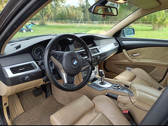 BMW 523i 5 of 5
