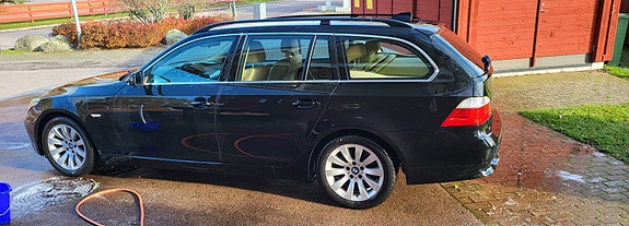 BMW 523i 2 of 6