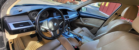 BMW 523i 3 of 6