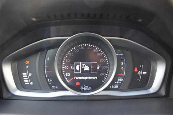 Volvo V70 16 of 21