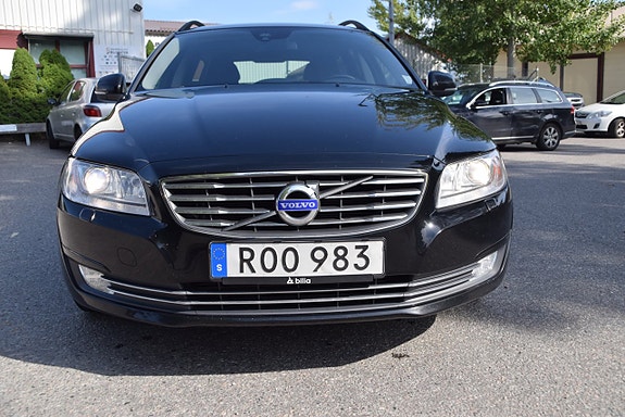 Volvo V70 2 of 21