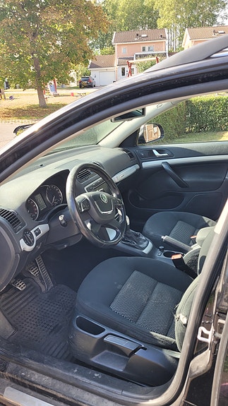 Skoda Octavia Scout 3 of 13