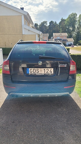 Skoda Octavia Scout 6 of 13