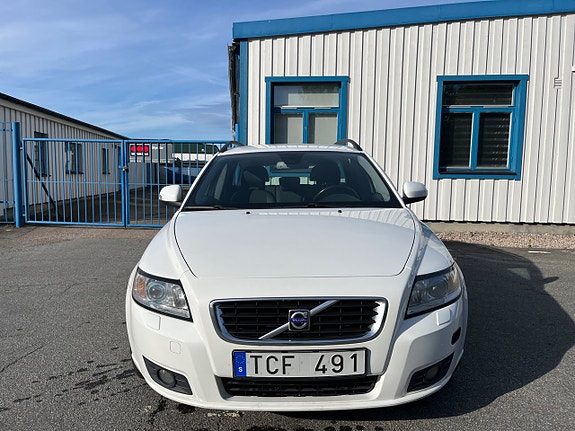 Volvo V50 3 of 13