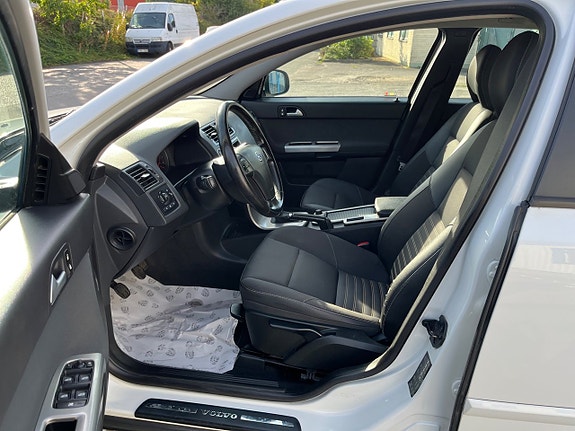 Volvo V50 12 of 13