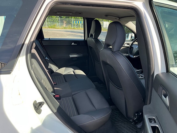 Volvo V50 9 of 13
