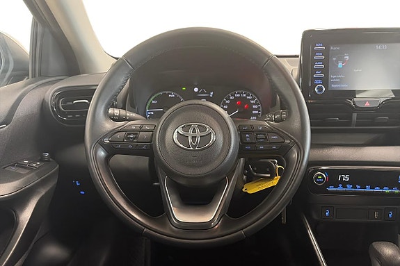 Toyota Yaris 13 of 19