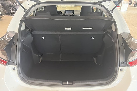 Toyota Yaris 16 of 19