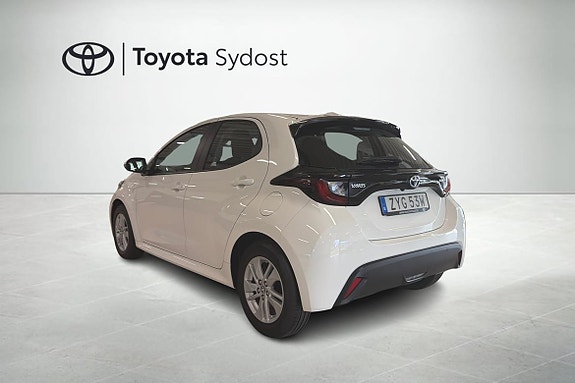 Toyota Yaris 5 of 19