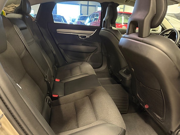 Volvo S90 23 of 26
