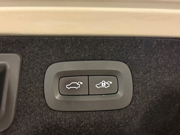 Volvo S90 26 of 26