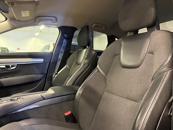 Volvo S90 15 of 26