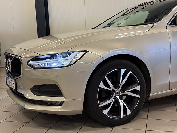 Volvo S90 4 of 26