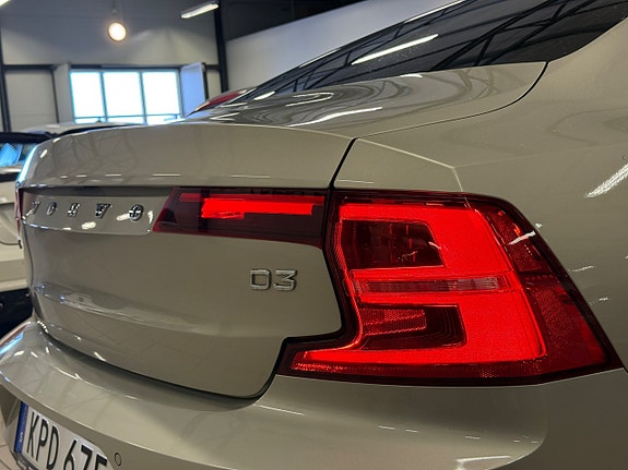 Volvo S90 12 of 26