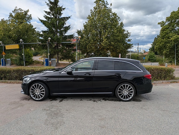 Mercedes-Benz C220 d 2 of 5