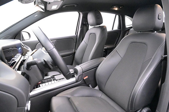 Mercedes-Benz GLA250 e 9 of 27