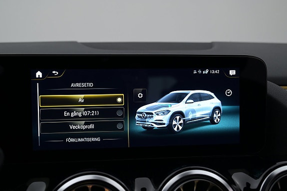Mercedes-Benz GLA250 e 15 of 27