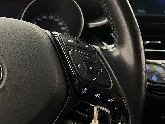 Toyota C-HR 17 of 24
