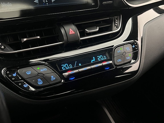 Toyota C-HR 21 of 24