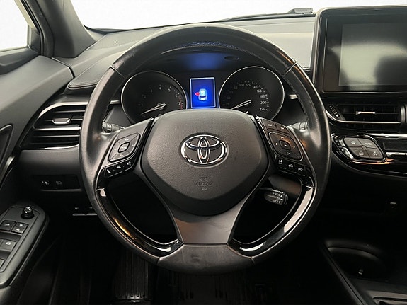 Toyota C-HR 10 of 24