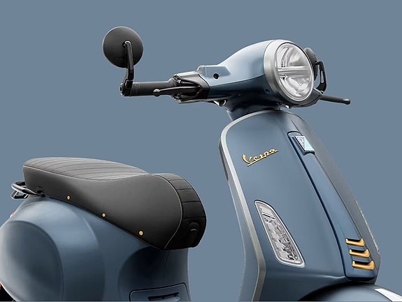 Vespa Primavera 50 Blue Officina 8 4 of 4