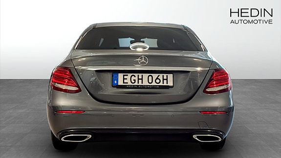 Mercedes-Benz E200 7 of 12
