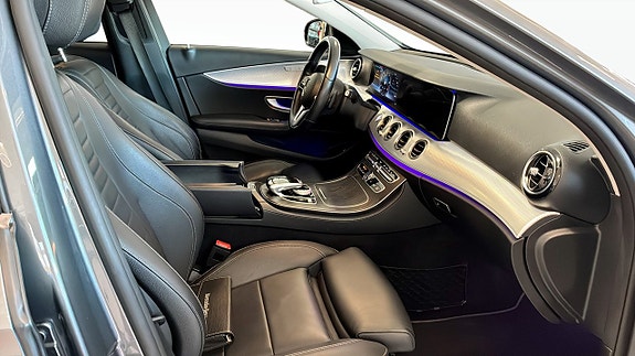 Mercedes-Benz E200 3 of 12