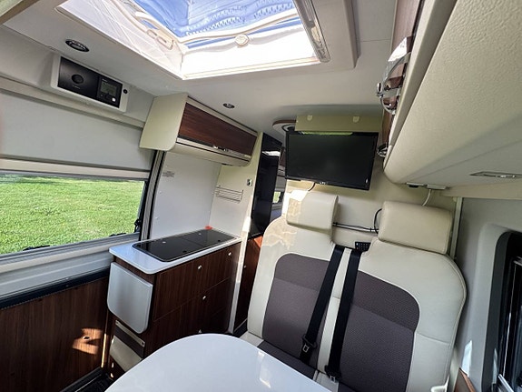 Adria Twin 640 SLX - Nyservad, nya däck, endast 1 ägare 7 of 10