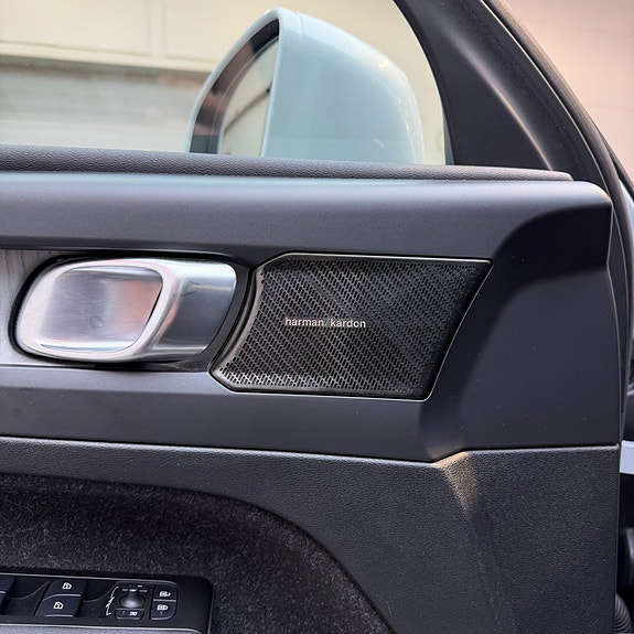 Volvo XC40 13 of 14