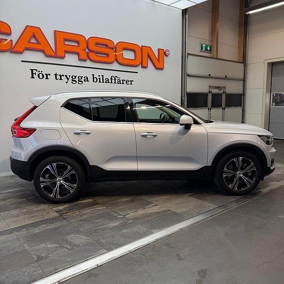 Volvo XC40 3 of 14
