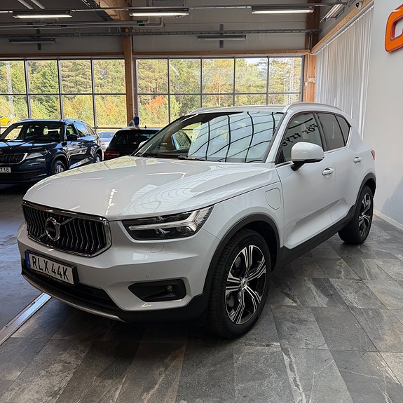 Volvo XC40 5 of 14