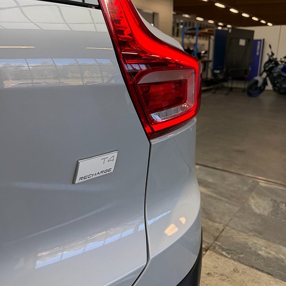 Volvo XC40 7 of 14