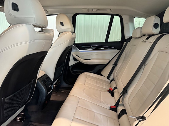BMW X3 21 of 24