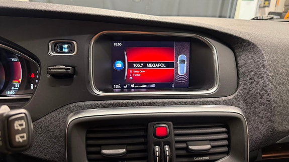 Volvo V40 11 of 15