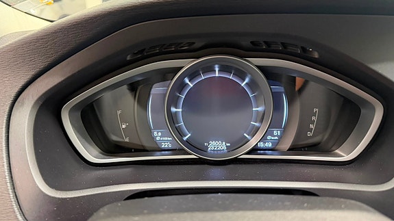 Volvo V40 10 of 15