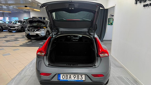 Volvo V40 7 of 15