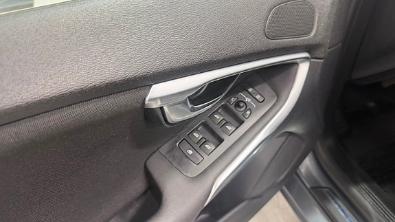 Volvo V40 13 of 15