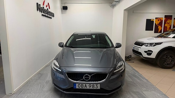 Volvo V40 3 of 15