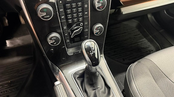 Volvo V40 9 of 15