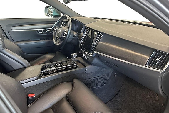 Volvo V90 Cross Country 7 of 21