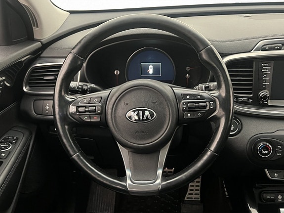 Kia Sorento 15 of 30