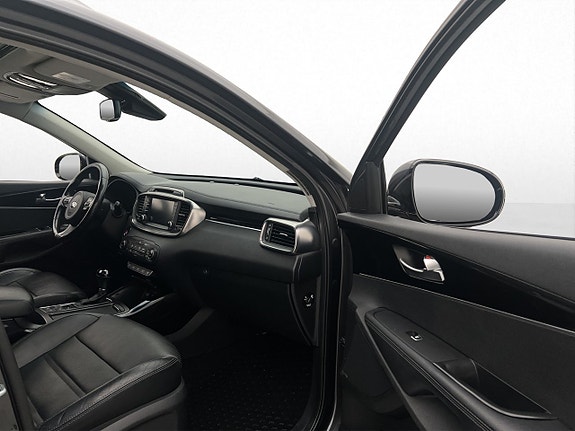 Kia Sorento 17 of 30