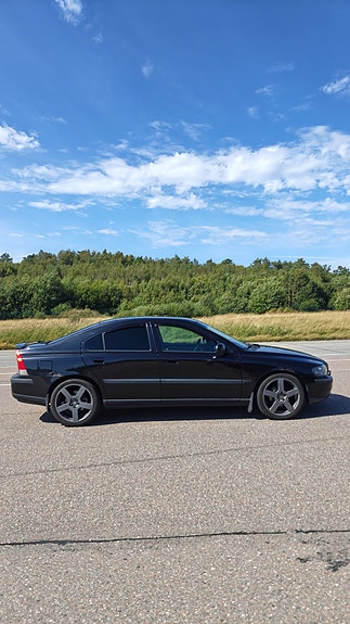 Volvo S60 2 of 9