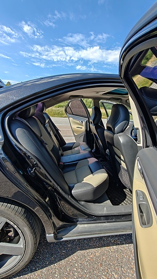 Volvo S60 8 of 9