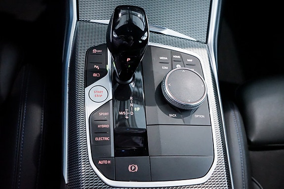 BMW 330e 25 of 30