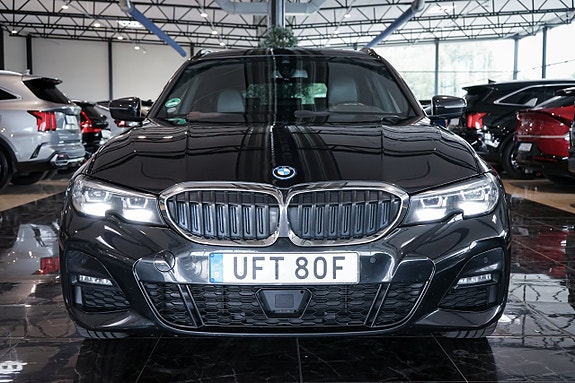 BMW 330e 3 of 30